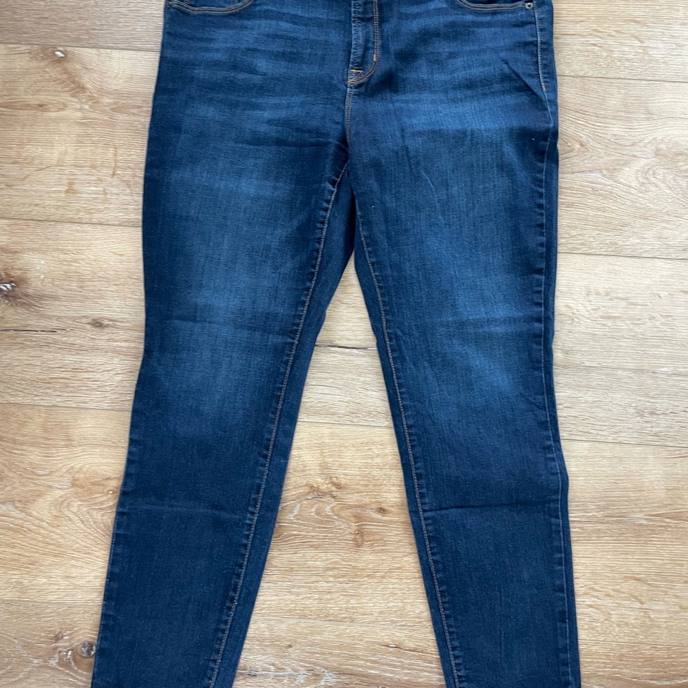Classic Blue Skinny Jeans with Faded Denim Look